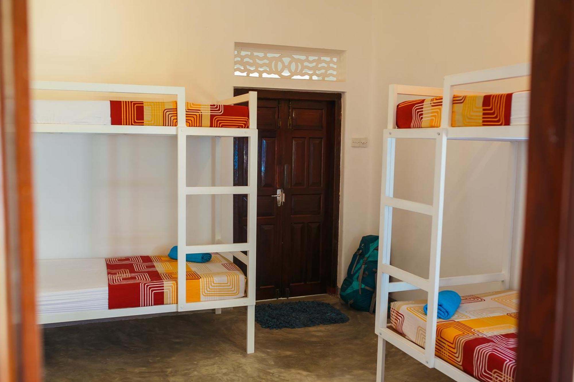 Hostel First Mirissa Extérieur photo